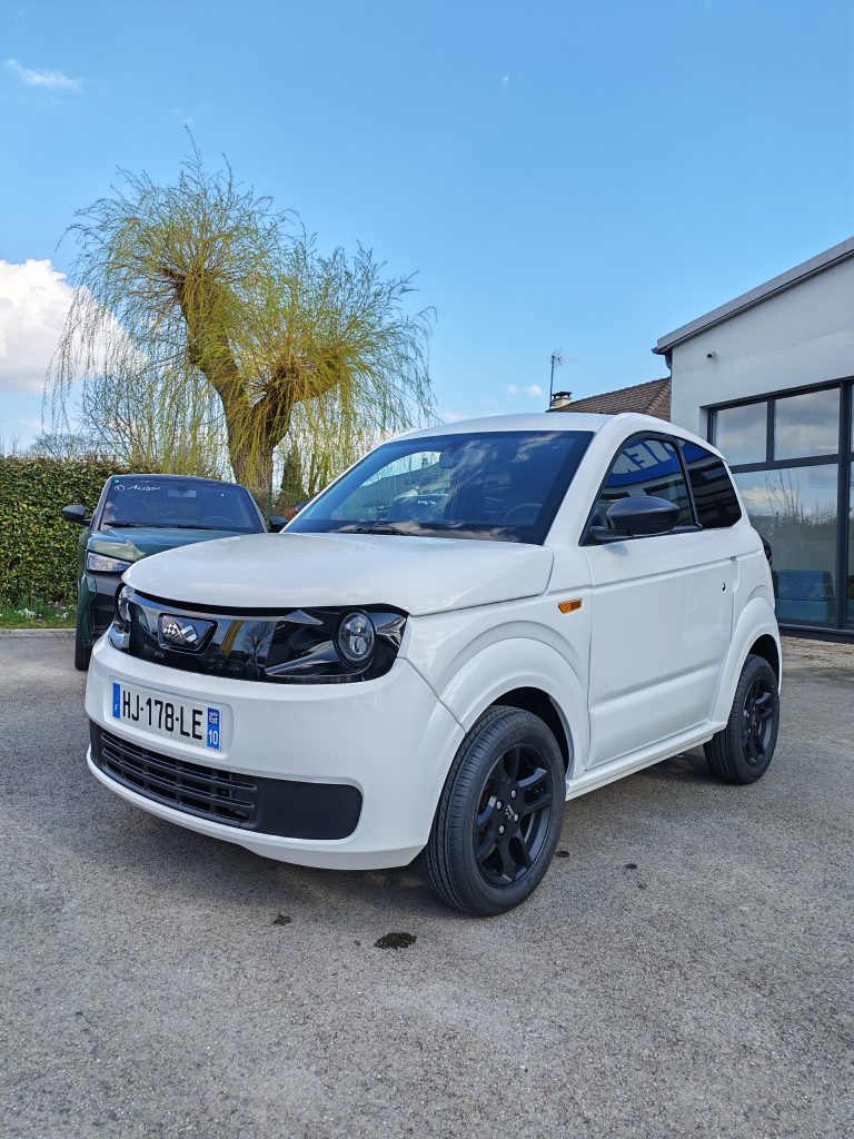 Location voiture sans permis LIGIER Myli 2LM Location